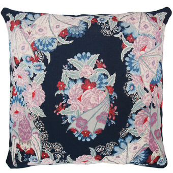 Thumb_blue_tapestry_01